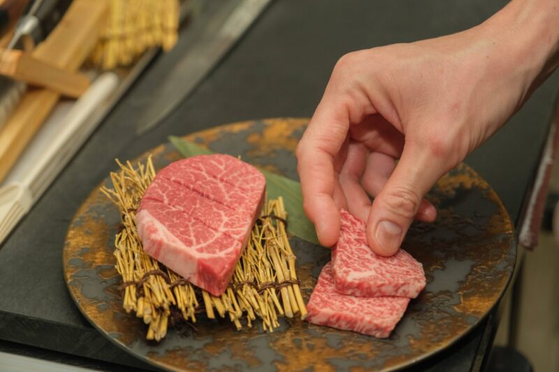 焼く前から、
うまさは始まっています。
